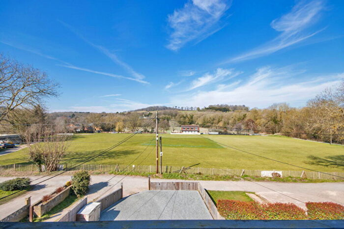 5 Bedroom Semi-Detached House For Sale In Horton Way, Farningham, Kent, DA4