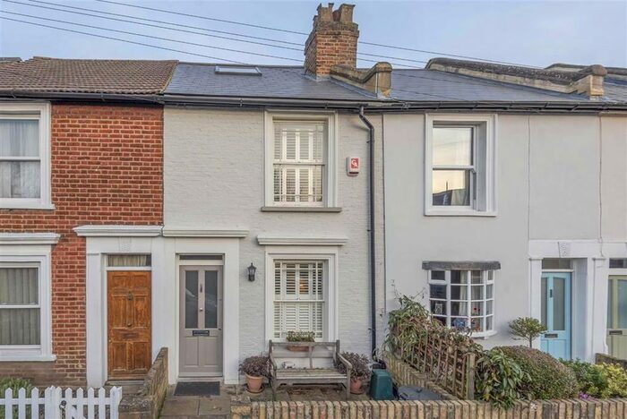 3 Bedroom Property To Rent In Railway Road, Teddington TW11