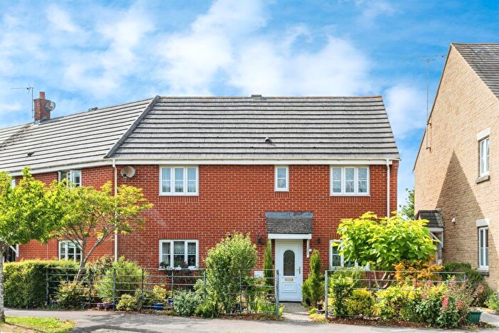 3 Bedroom House To Rent In Callington Road, Swindon, SN25