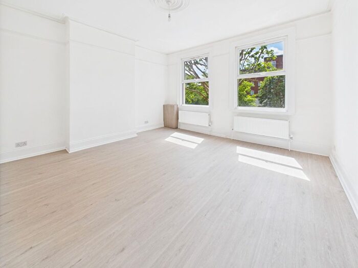 2 Bedroom Flat To Rent In Lordship Lane, London, Greater London, SE22