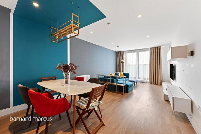 2 Bedroom Flat For Sale In Blagdon Road, New Malden, KT3