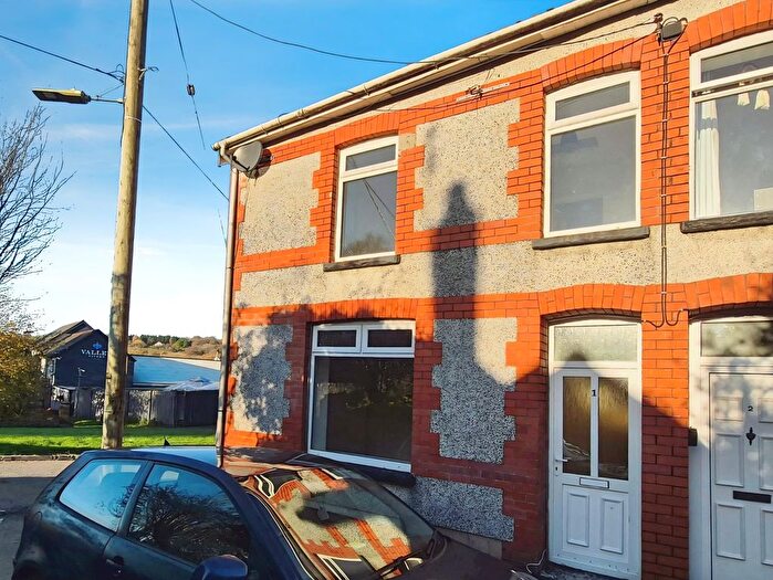 3 Bedroom End Of Terrace House To Rent In Arvonia Terrace, Fleur De Lis, Blackwood, NP12