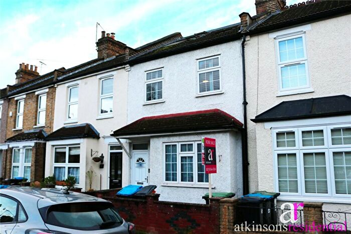 4 Bedroom Terraced House For Sale In Ridler Road, Enfield, Middlesex, EN1