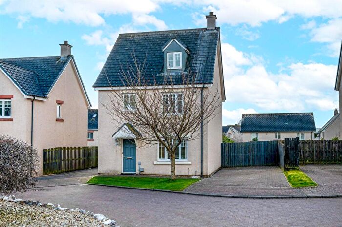 4 Bedroom Detached House For Sale In Woodburn Court, Lanark, ML11