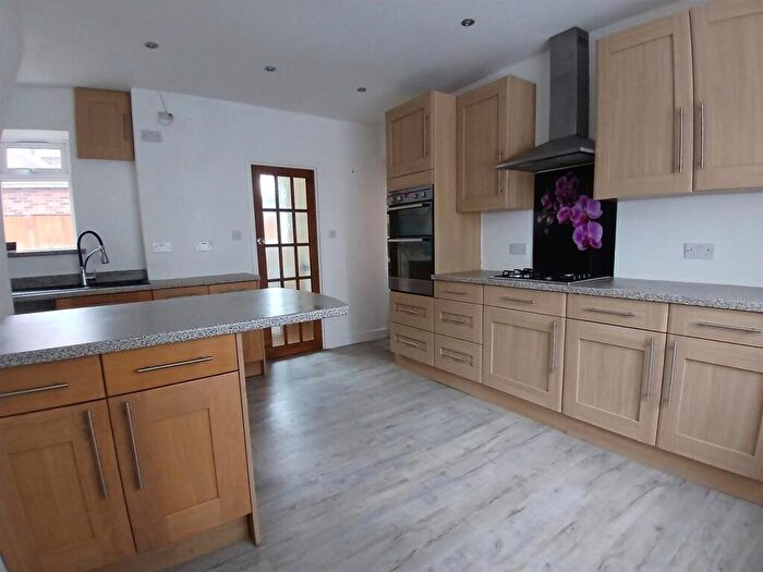 4 Bedroom Detached House For Sale In Glebe Road, Hinckley, LE10