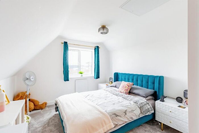 3 Bedroom End Of Terrace House For Sale In Northdale Common, Raunds, Wellingborough, NN9