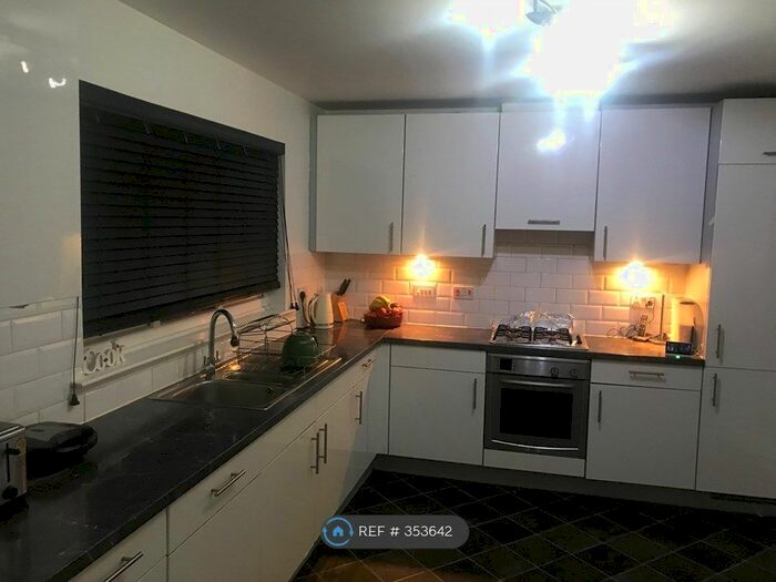 4 Bedroom Detached House To Rent In Aytoun Avenue, Kirkcaldy, KY2