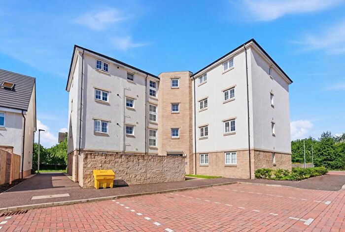 2 Bedroom Flat For Sale In Stewards Way, Renfrew, PA4