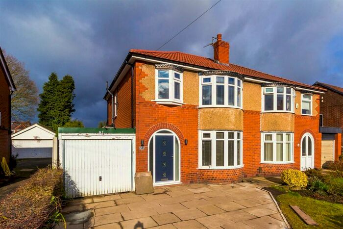 3 Bedroom Semi-Detached House To Rent In Butterfield Road, Bolton, BL5