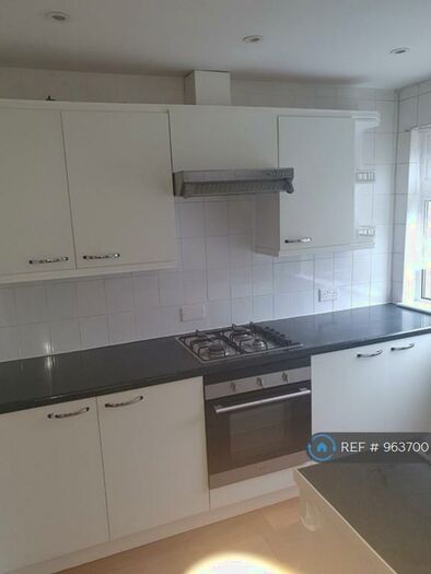 3 Bedroom Terraced House To Rent In Tottenhall Road, London, N13