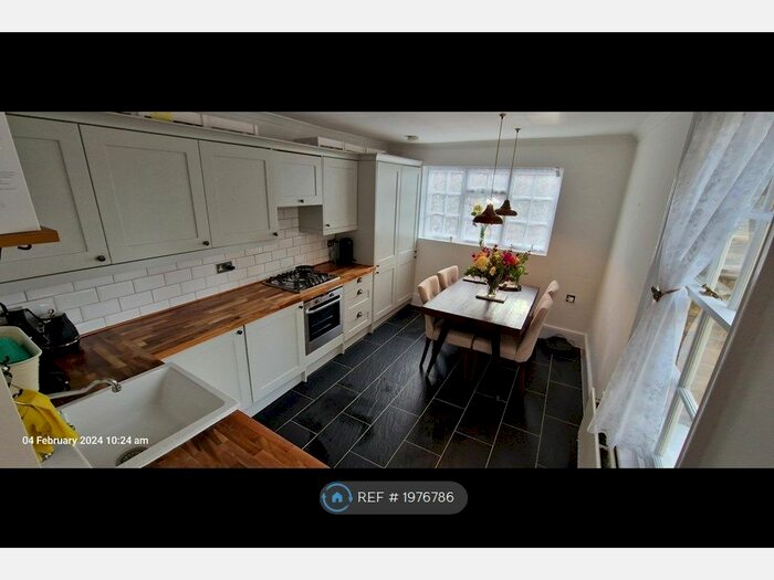 2 Bedroom Flat To Rent In Lower Richmond Road, London, SW14