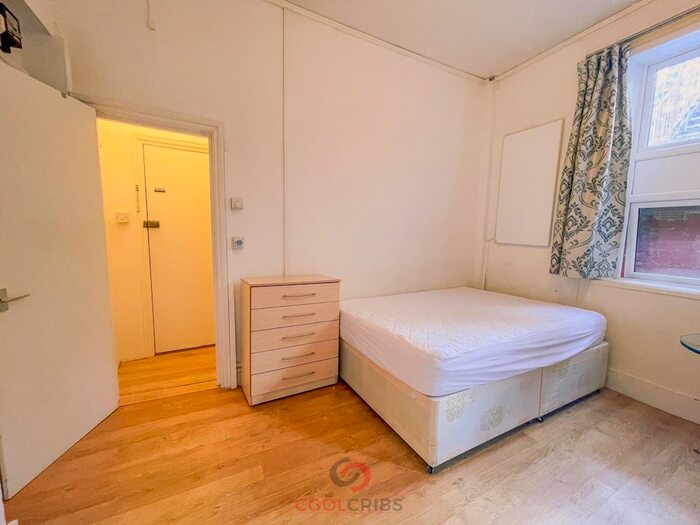 Studio To Rent In Caledonian Road, Islington, London, N1