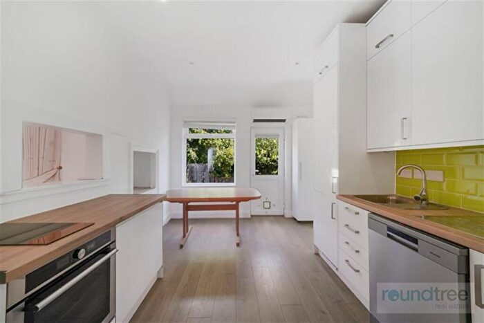 5 Bedroom House For Sale In Holmbrook Drive, Hendon, NW4