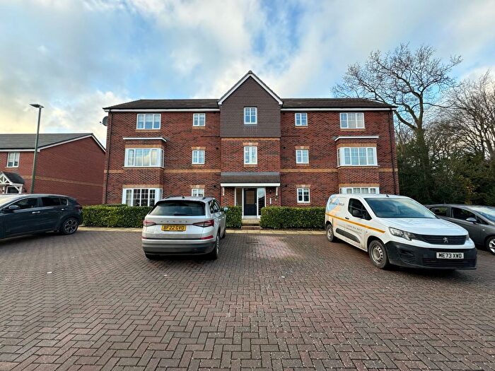 2 Bedroom Flat To Rent In Hertford Way, Knowle, Solihull, West Midlands, B93