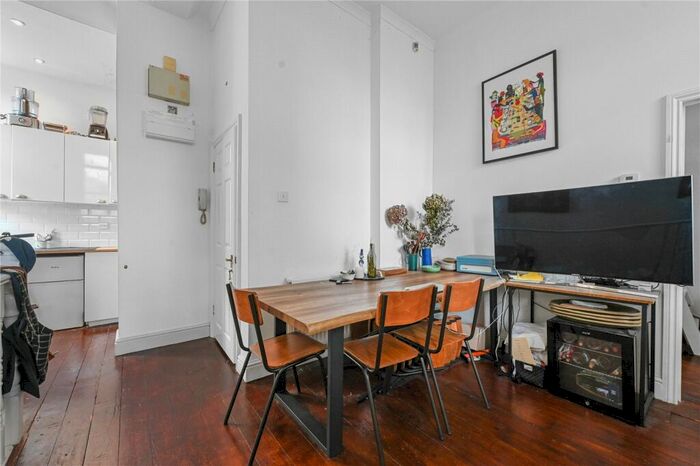 2 Bedroom Duplex For Sale In Gosset Street, London, E2