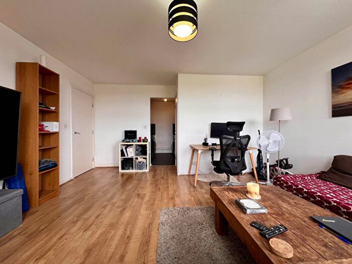 1 Bedroom Flat For Sale In The Lumiere Building, Romford Road, London, E7