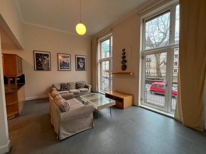 3 Bedroom Flat To Rent In Hopetoun Crescent, Edinburgh, EH7