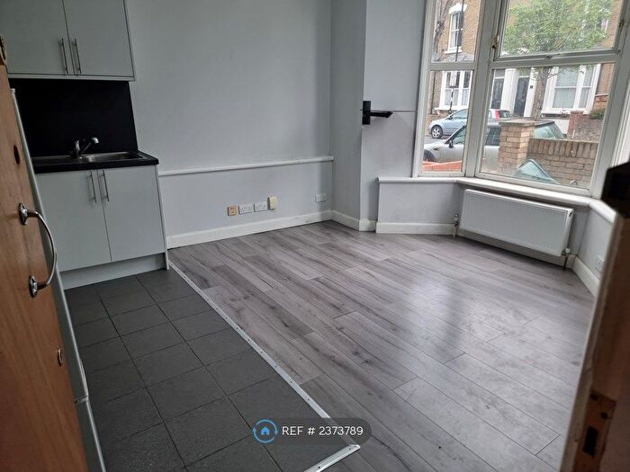 Studio To Rent In Bryantwood Road, London, N7