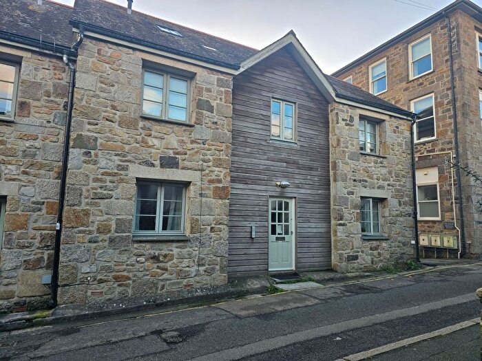 1 Bedroom Flat To Rent In Leskinnick Place, Penzance, TR18