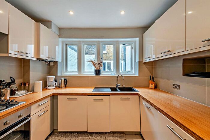 2 Bedroom Flat For Sale In Lennox Gardens, London, SW1X