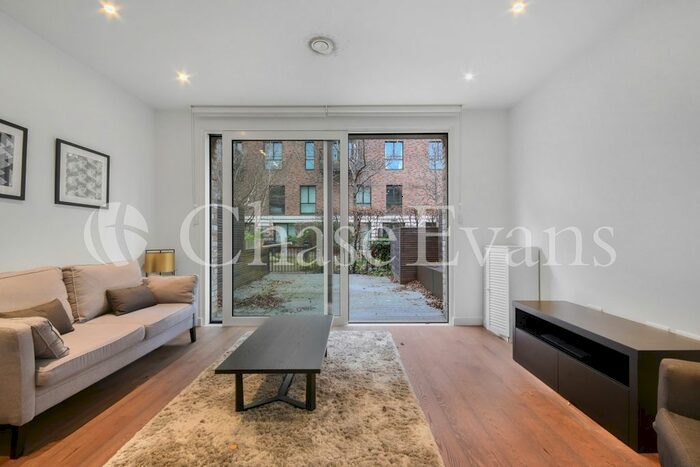 3 Bedroom Terraced House For Sale In Wansey Street, London, SE17