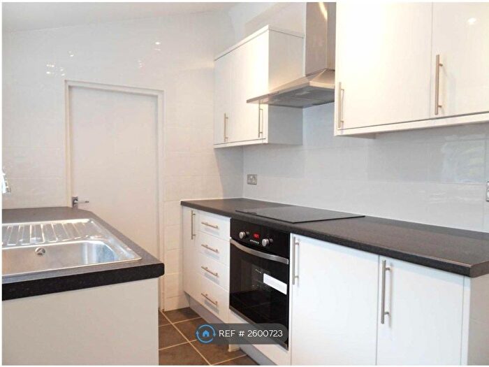 2 Bedroom Terraced House To Rent In Wenlock Street, Luton, LU2