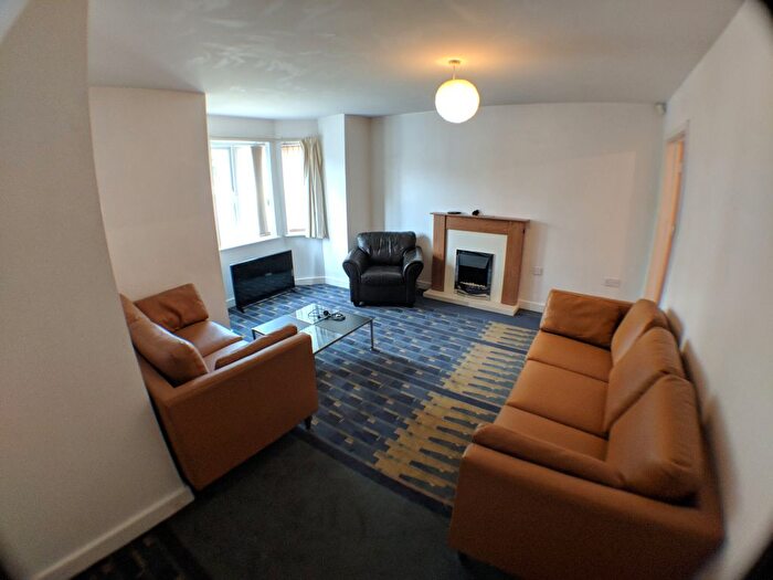 2 Bedroom Flat To Rent In Bed –, Mitford Road, Withington, M14