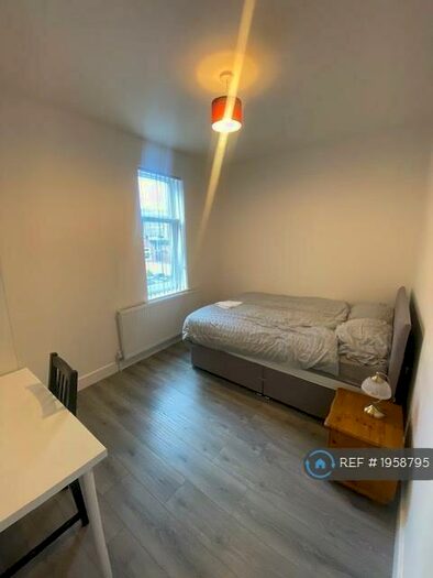 4 Bedroom Terraced House To Rent In Melbourne Road, Leicester, LE2