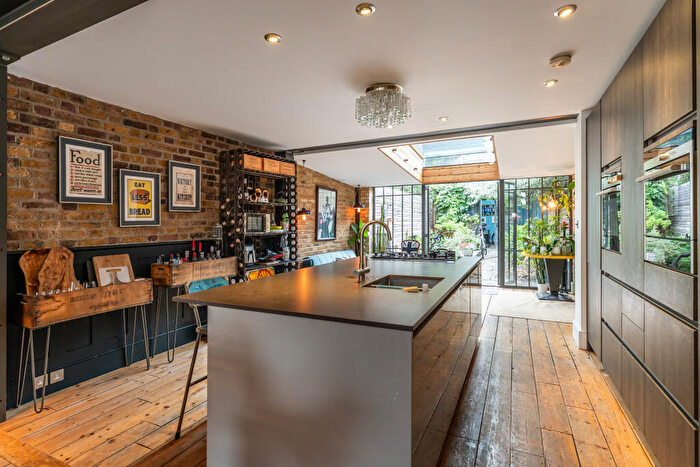 3 Bedroom Terraced House For Sale In Chatham Road, London, SW11