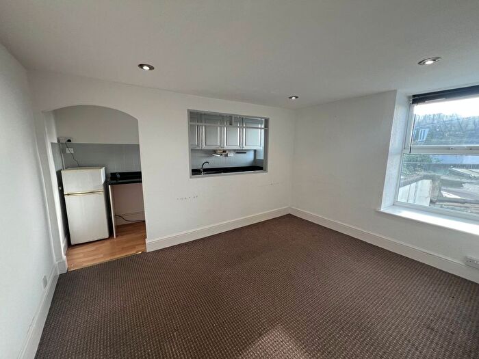 1 Bedroom Flat To Rent In The Terrace, Torquay, TQ1