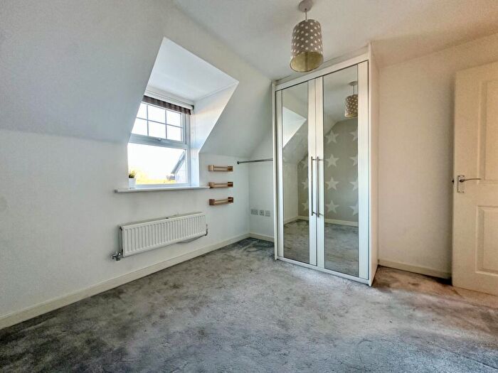 2 Bedroom Apartment For Sale In Wells View Drive, Bromley, BR2