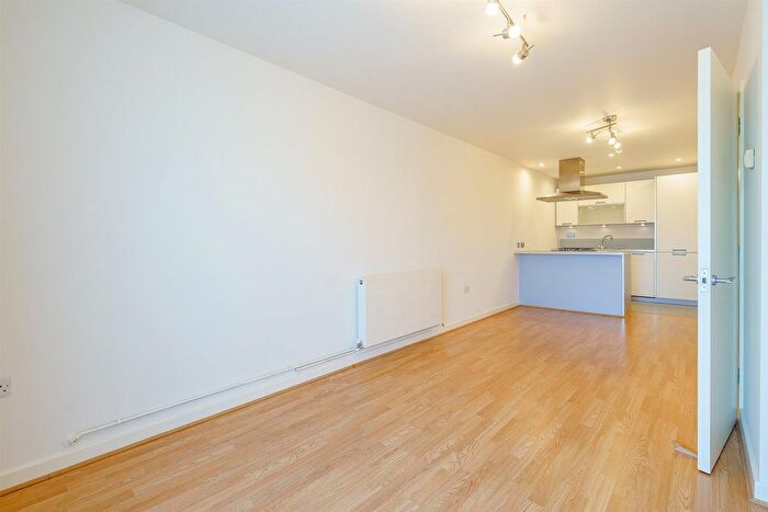 1 Bedroom Flat For Sale In Douglas Path, London, E14