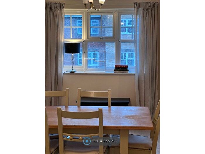 3 Bedroom Flat To Rent In Princes Place, Luton, LU2