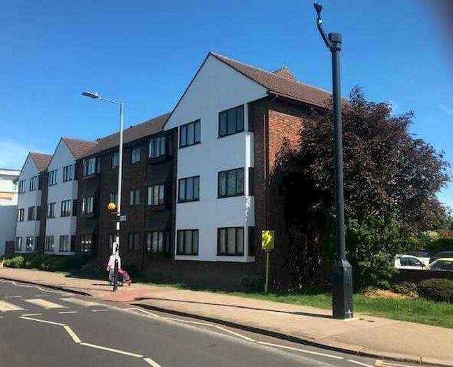 3 Bedroom Apartment To Rent In Leigh On Sea, SS9