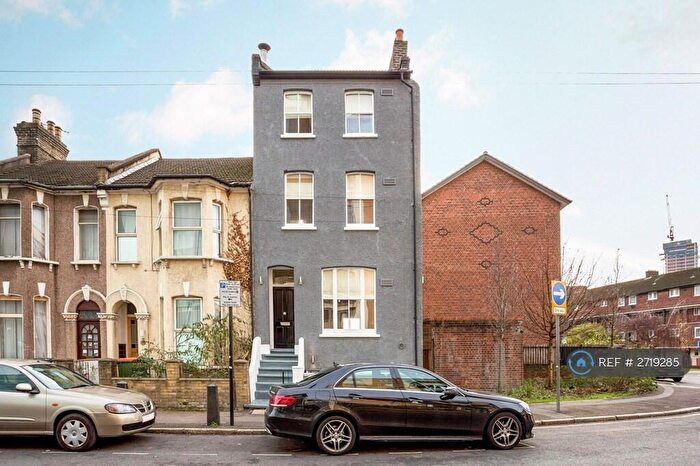 3 Bedroom End Of Terrace House To Rent In Grove Crescent, London, E15