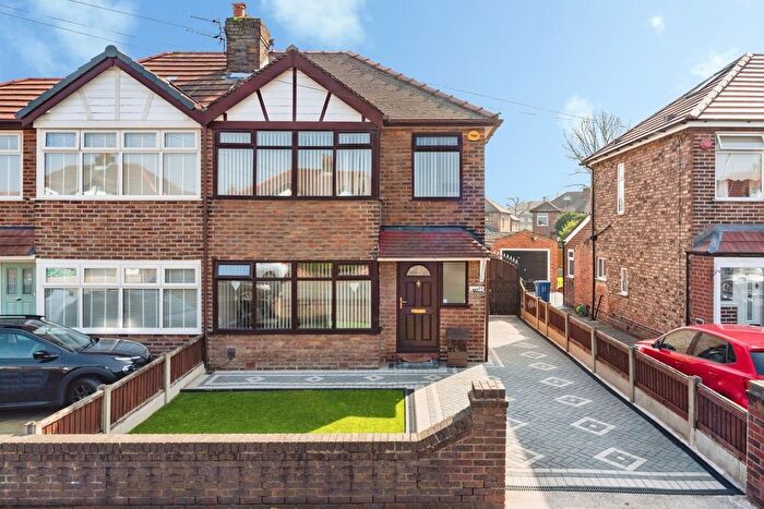 3 Bedroom Semi Detached House For Sale In Smith Drive, Warrington, Cheshire, WA2