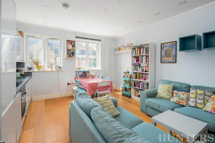 2 Bedroom Flat To Rent In Avenue Road, London, N15