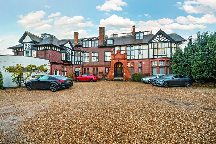 1 Bedroom Flat For Sale In Bucklebury Place, Woolhampton, RG7