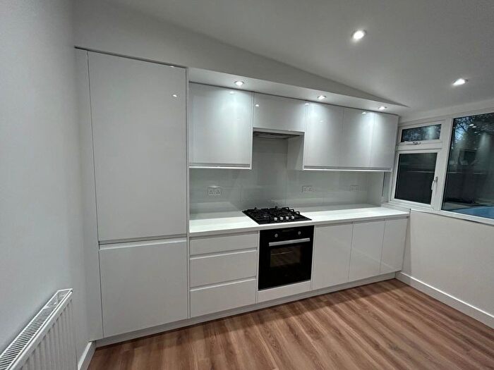 2 Bedroom Property To Rent In Hounslow Road, Feltham, TW13