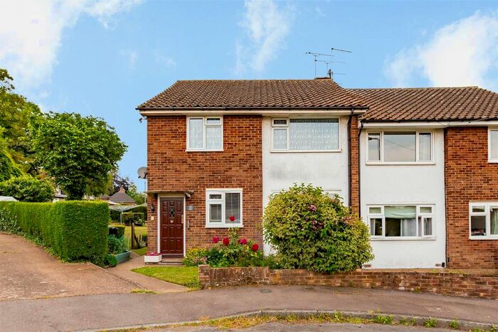 2 Bedroom Maisonette To Rent In Lances Close, Meopham, Gravesend, DA13