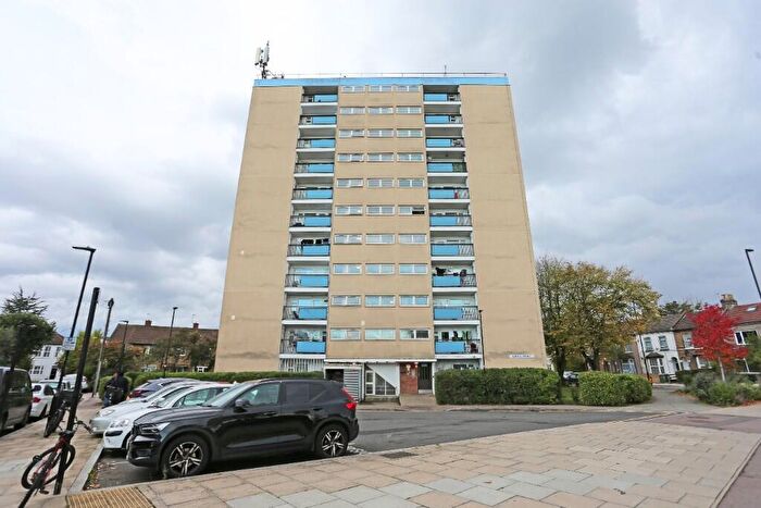 2 Bedroom Flat To Rent In Capel Road, London, E7