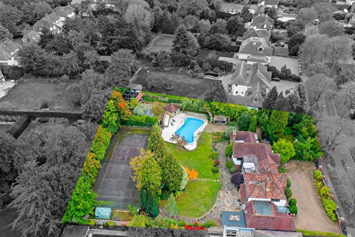 6 Bedroom Detached House For Sale In The Highway, South Sutton, SM2