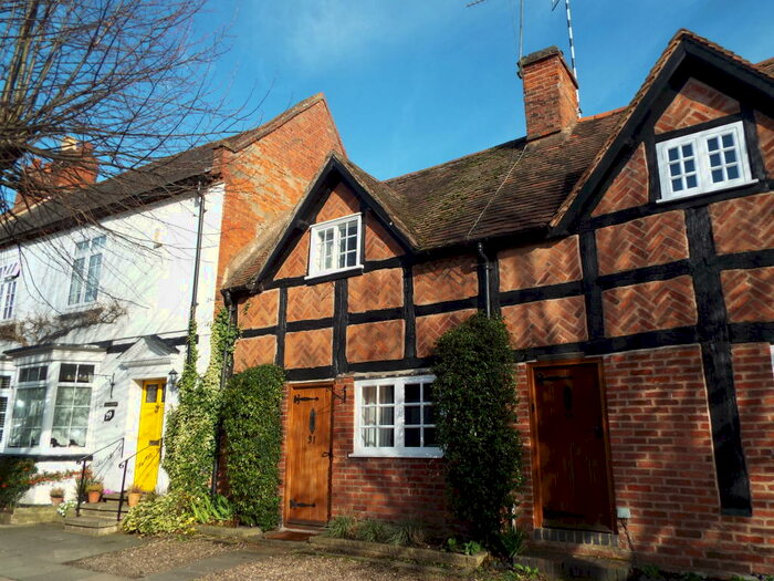 2 Bedroom House To Rent In High Street, Henley In Arden, B95