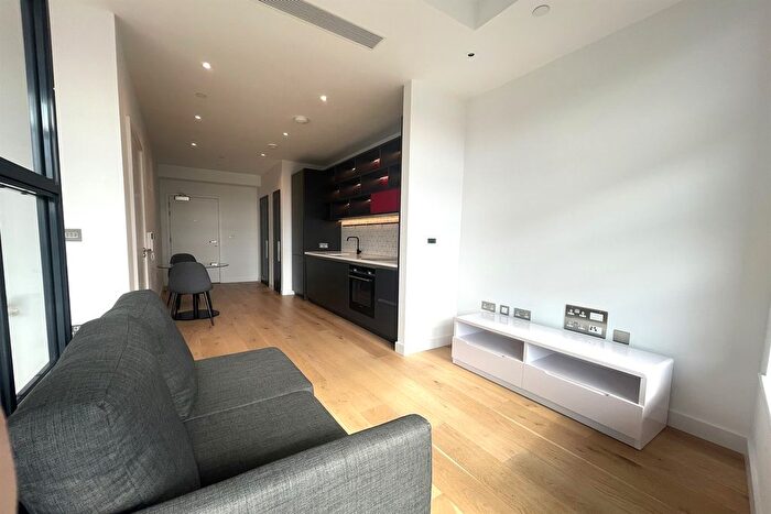 Studio To Rent In Defoe House, E14