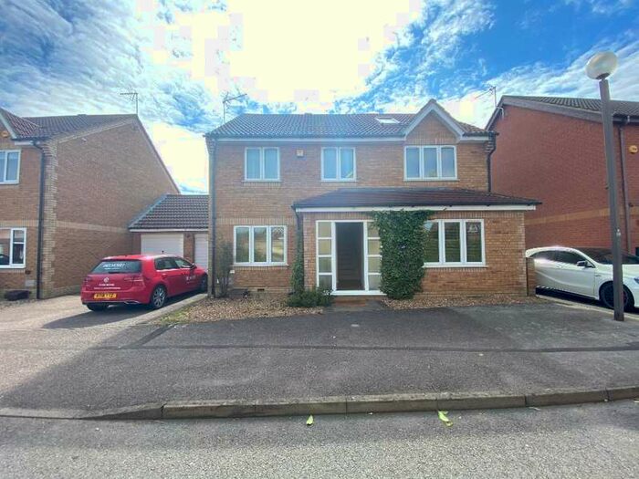 4 Bedroom Detached House To Rent In Chetwode Avenue Monkston, Milton Keynes, MK10
