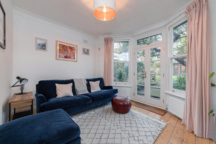 2 Bedroom Flat For Sale In Jerningham Road, SE14