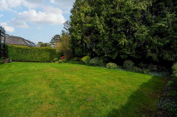 2 Bedroom Flat For Sale In Chilbolton Avenue, Winchester, Hampshire, SO22
