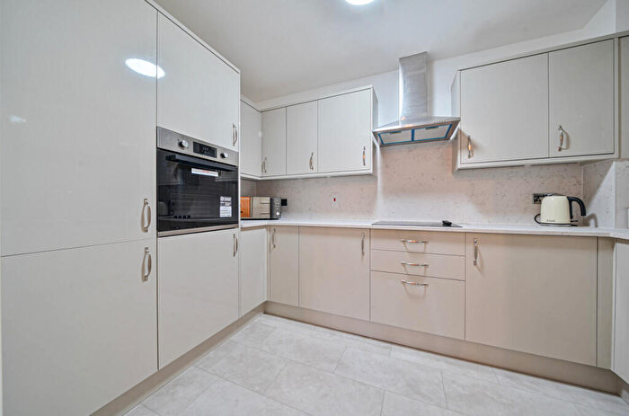 1 Bedroom Property For Sale In Farnborough Common, Orpington, Kent, BR6