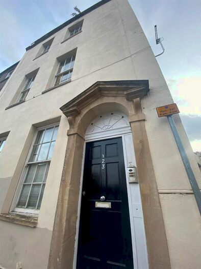 2 Bedroom Flat To Rent In Bishop Street, St Pauls, Bristol, BS2