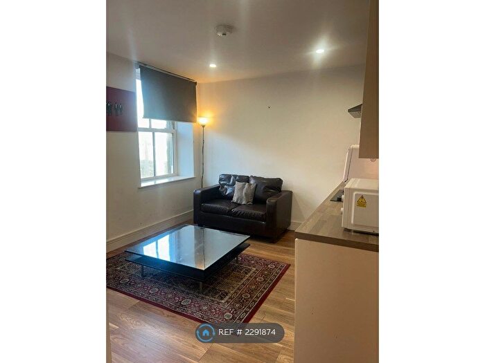 1 Bedroom Flat To Rent In Dugdale Street, Burnley, BB11